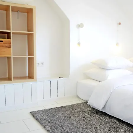 Udobno I Mirno Potkrovlje Apartmán *