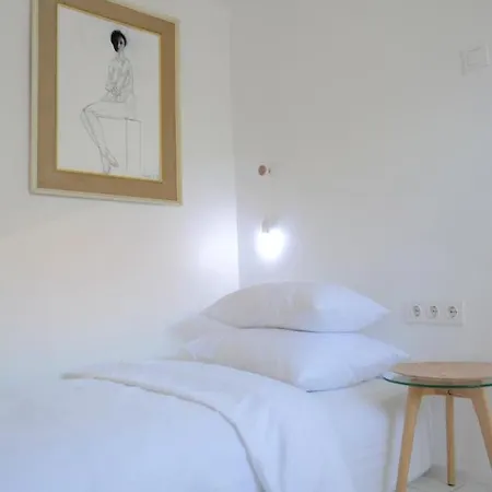 Udobno I Mirno Potkrovlje Apartmán